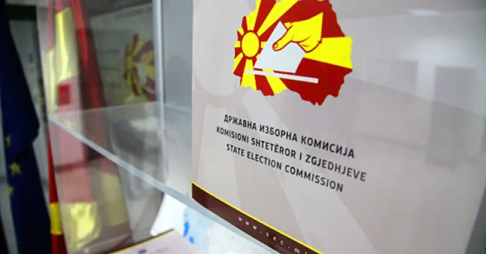 ЗАСТОЈ ВО ГЛАСАЊЕТО: Погрешно испечатени ливчиња го сопреа процесот во Ново Село