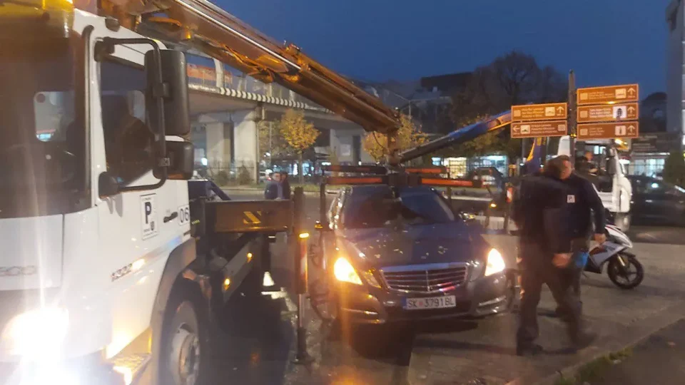 ОРЦЕ ГО СРЕДУВА ХАОСОТ ВО ЧАИР: Пајак собира непрописно паркирани коли!