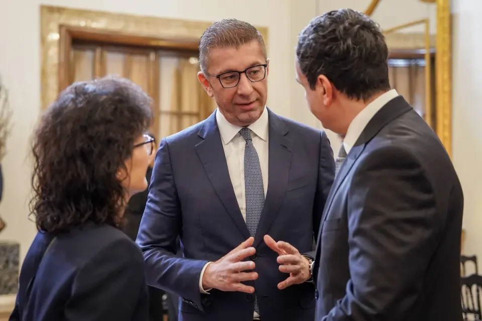 Мицкоски: Македонија треба да биде оценувана според резултатите, а не според билатерални спорови