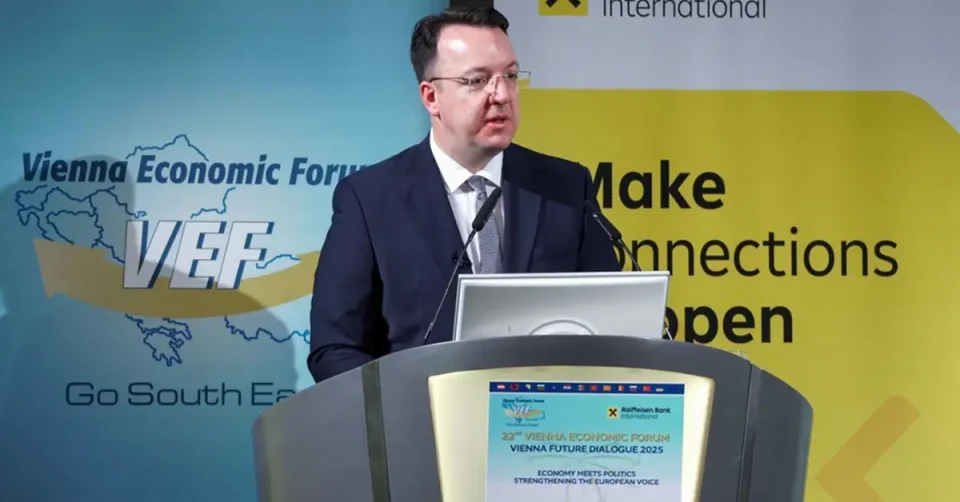 ЕКОНОМСКИ РАСТ И РЕГИОНАЛНА ПОВРЗАНОСТ: Николоски најави модерни автопати и брза железница