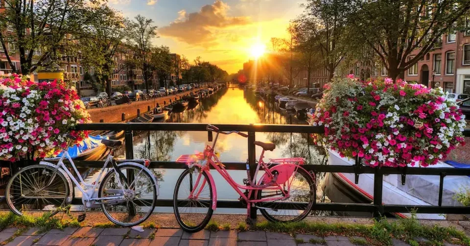 ХОЛАНДИЈА НА ВРВОТ НА ЛИСТАТА НАЈБЕЗБЕДНИ ЗЕМЈИ: Еве каде можете да патувате без страв во 2026 според глобалниот индекс за мир