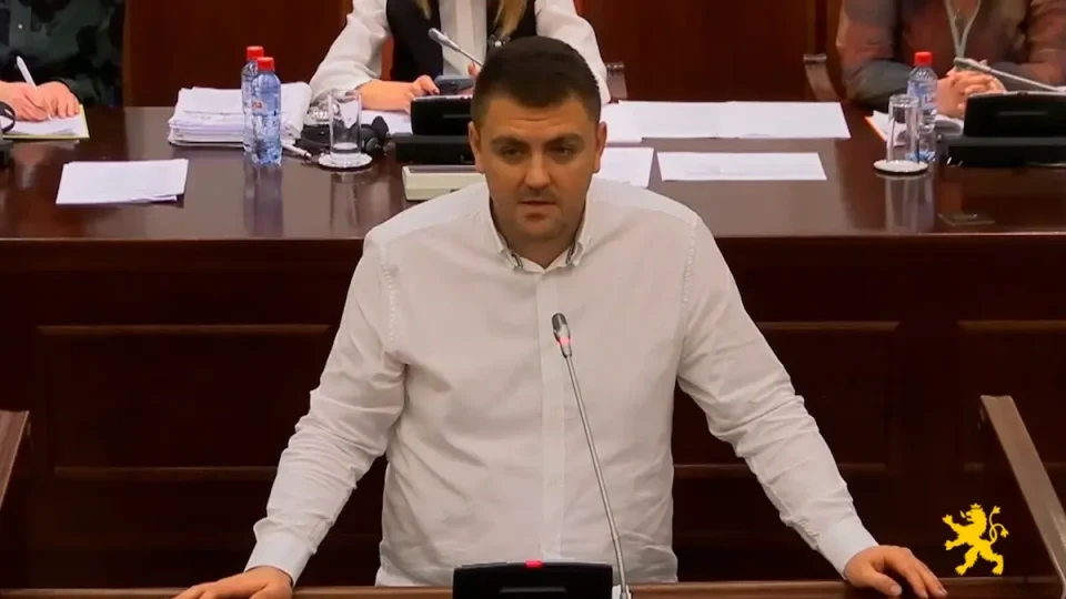 Попов: Инвестираме во младите, конечно ќе се финализираат зградите на ФИНКИ и Факултетот за физичка култура