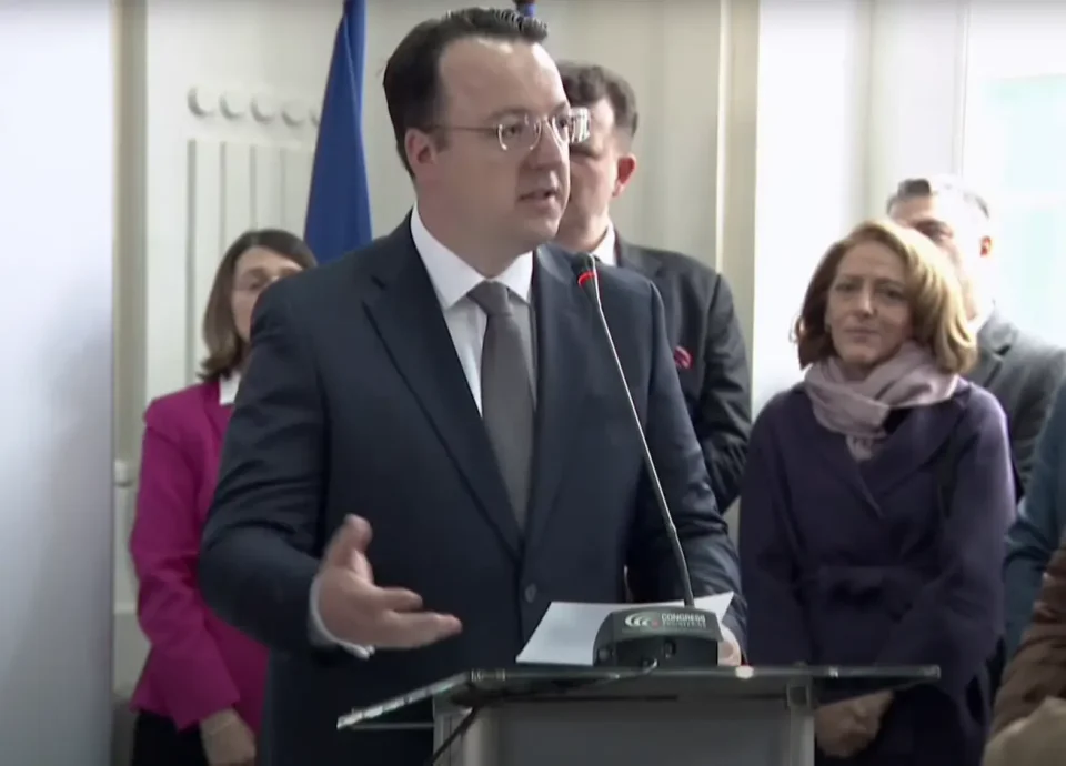 (ВИДЕО) Николоски и Караџов го потпишаа Договорот за меѓуграничниот тунел на Коридор 8