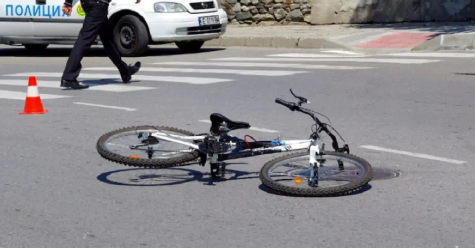 ВОЗАЧ ГО ОСТАВИЛ ВОЗИЛОТО И ПОБЕГНАЛ: Велосипедист загина во сообраќајка во близина на мостот Гоце Делчев