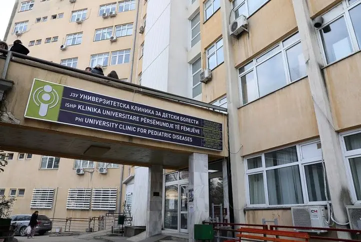 Уште три деца од ОУ „Димо Хаџи Димов“ примени на Клиниката за детски болести