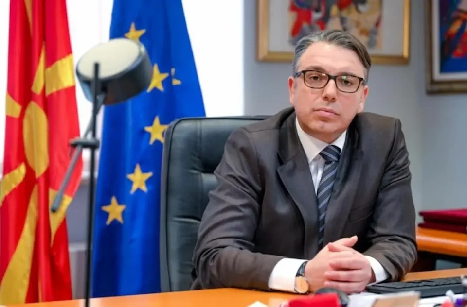 ФИЛКОВ ДО ТРЕНЧЕВСКА: Не носиме закони направени во висококатница на Дубаи ниту на јахта во Халкидики!