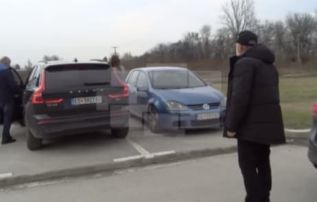 (ВИДЕО) ТЕНЗИЧНО ПО РОЧИШТЕТО: Родителите на жртвите од „Пулс“ со остри реакции кон дел од адвокатите