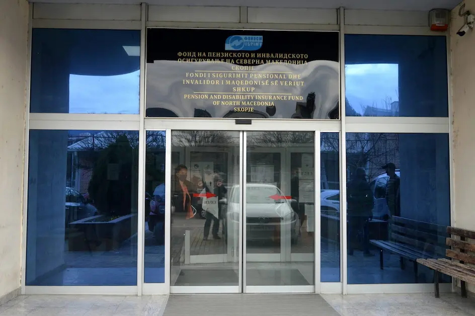 Пензионерите и осигурениците можат да бидат спокојни пензии редовно се исплаќаат и ќе се исплаќаат и во иднина секој први во месецот