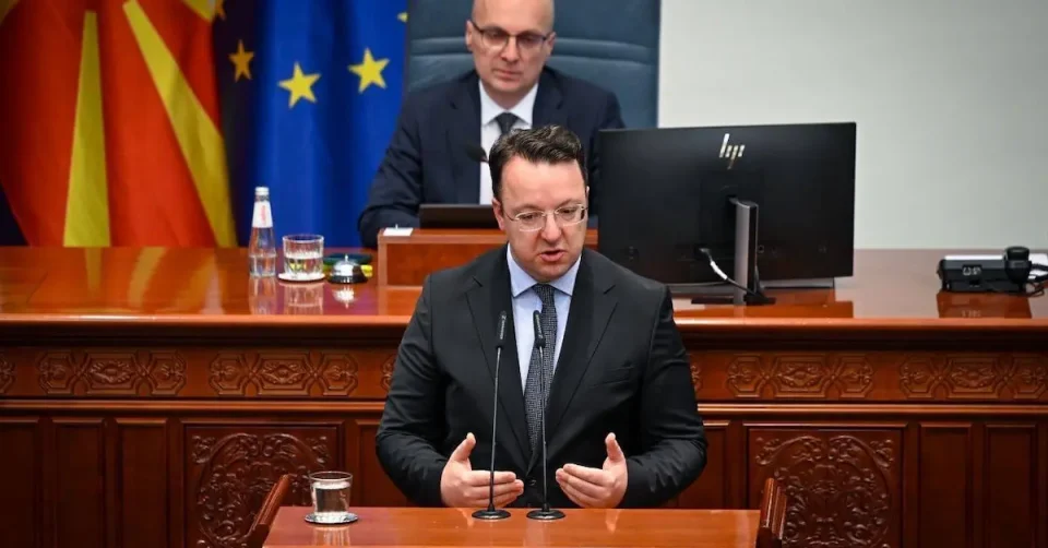 Николоски: Ќе набавиме најмалку 5 нови електрични локомотиви