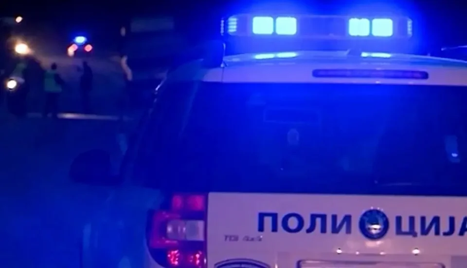 ПИЈАНА ЖЕНА ДИВЕЕЛА НА БЕНЗИНСКА ВО КАВАДАРЦИ: Туркала предмети, навредувала вработени, агресивно се однесувала и кон полицијата