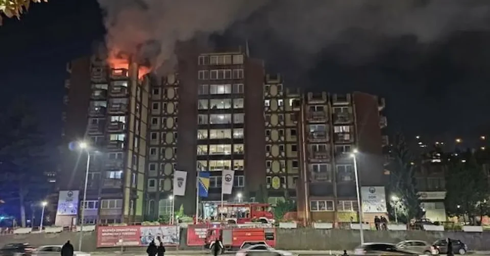 (ВИДЕО) ЦРНА НОЌ ВО ТУЗЛА: Пожар во дом за стари лица однесе најмалку 10 животи