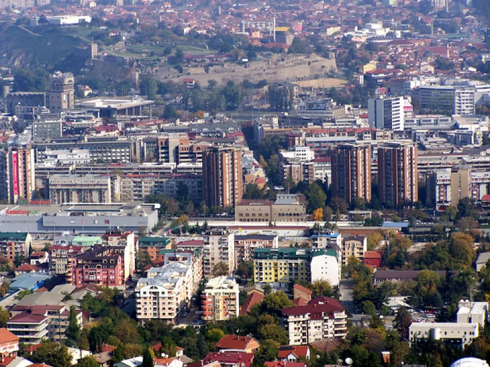 (ВИДЕО) ЕВЕ ШТО ОСТАВИ АРСОВСКА ЗАД СЕБЕ: Колабиран јавен превоз, ѓубре, проблеми со вода и нефункционална канализација – Ѓорѓиевски ќе треба сериозно да ги засука ракавите!