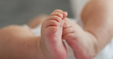 БЕБЕ ПОЧИНА ВО КИЧЕВО: Донесено во болница во критична состојба, без траги на насилство