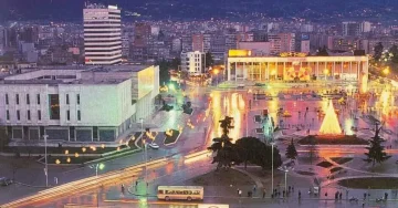 ПРОТЕСТ ВО ТИРАНА: Граѓаните против законот за родова еднаквост