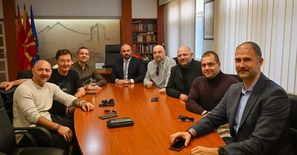 Ѓорѓиевски најавува ред во Скопје: Угостителите ќе добијат посебни контејнери