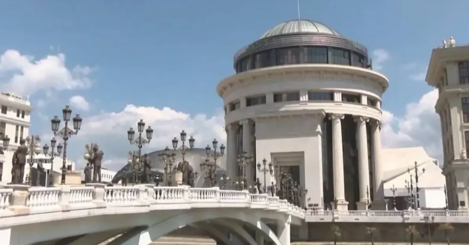 МИЦКОСКИ: Двојно повеќе се вложува во обвинителството споредено со европскиот просек, истурањето пари во СЈО заврши со куфер Луј Витон