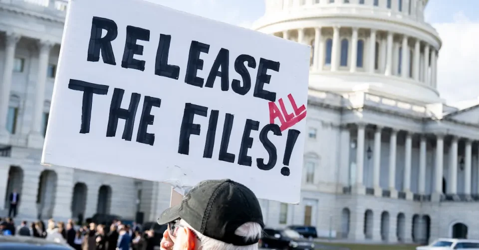 ОТВОРАЊЕ НА ДОКУМЕНТИТЕ ЗА ЕПСТИН: Судот нареди јавноста да добие увид во истрагата