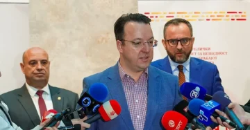 Николоски: Вложуваме во модерни автопати да ја подигнеме безбедноста и да ги намалиме сообраќајните незгоди