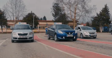 ДОГОВАРАЛЕ ЦЕНИ ЗА ОБУКА: Над 40 авто-школи под лупа на Комисијата за заштита на конкуренцијата поради сомнежи за усогласено однесување