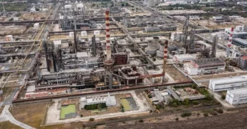 Нафтовод во северна Германија предизвика истекување од 350.000 литри нафта