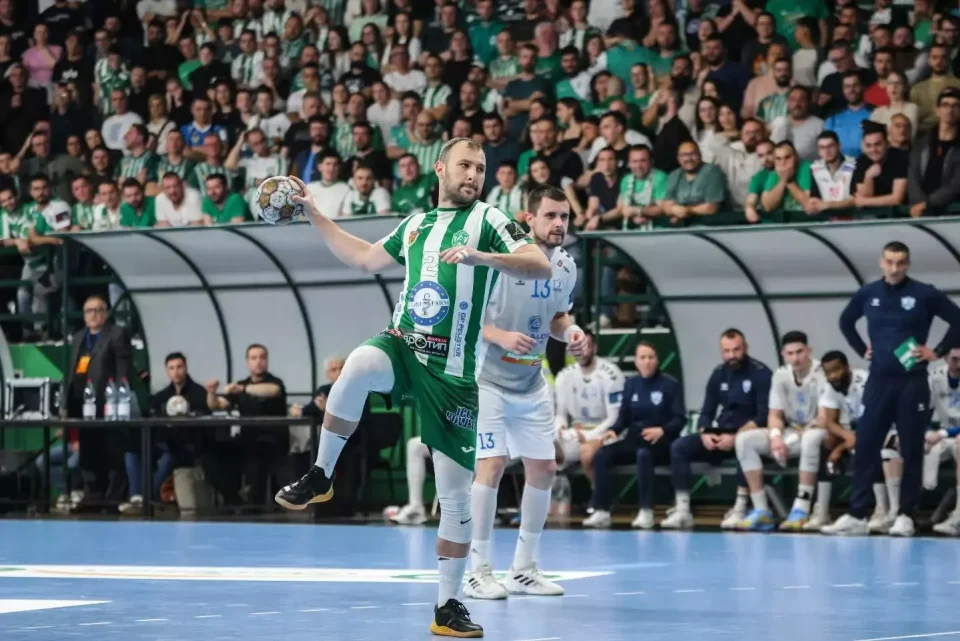 НЕРВОЗАТА СКАПО ГО ЧИНЕШЕ: Тримесечна суспензија за Манасков