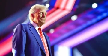 ВОЈНАТА ВО УКРАИНА Е „ХАОС“: Трамп вели дека решението е тешко и комплексно