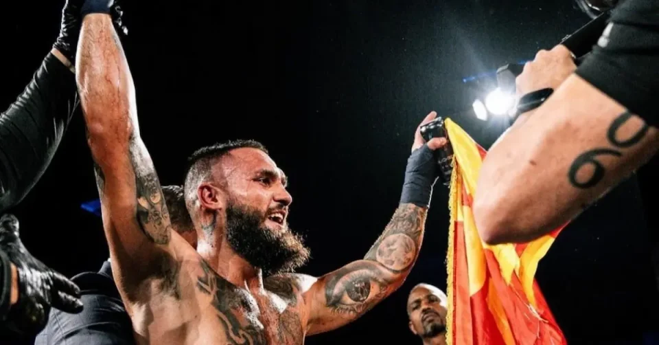 (ВИДЕО) СЛАВЕСКИ НЕЗАПИРЛИВ: Технички нокаут за 94 секунди во БКФЦ