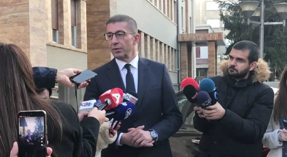 (ВО ЖИВО) Мицкоски со изјава од Собрание за анкетната комисија за Кочани