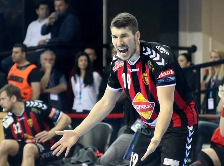 ТРАНСФЕР БОМБА НА ПОВИДОК: Душебаев се враќа во Вардар!?