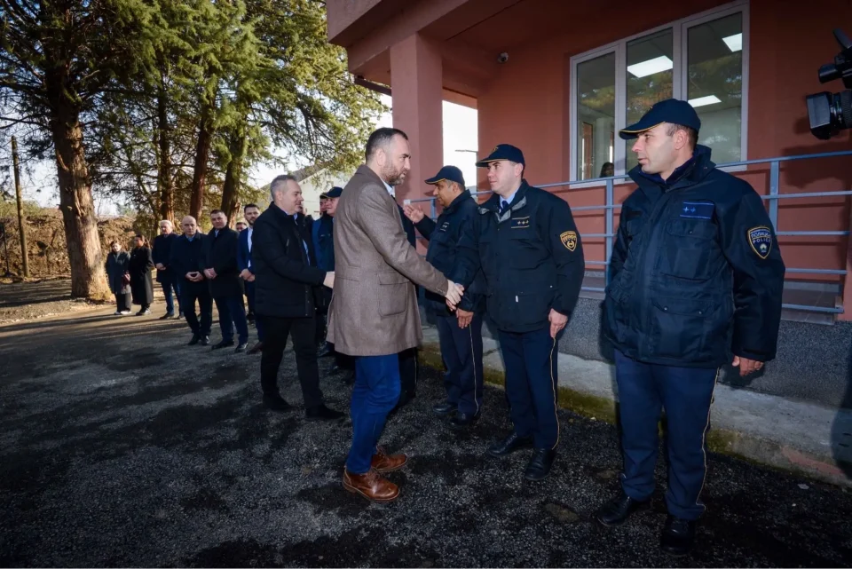 Пријавување неправилности за „Сејф сити“ преку пункт, интернет и апликација: Тошковски задоволен од тест фазата