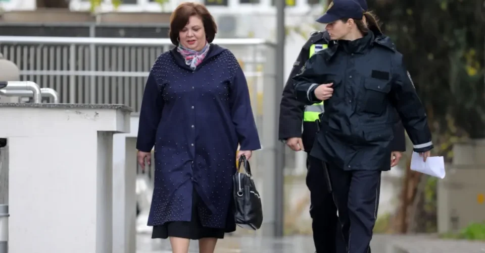 ДОБИ УСЛОВЕН ОТПУСТ: Катица Јанева излезе од „Идризово“