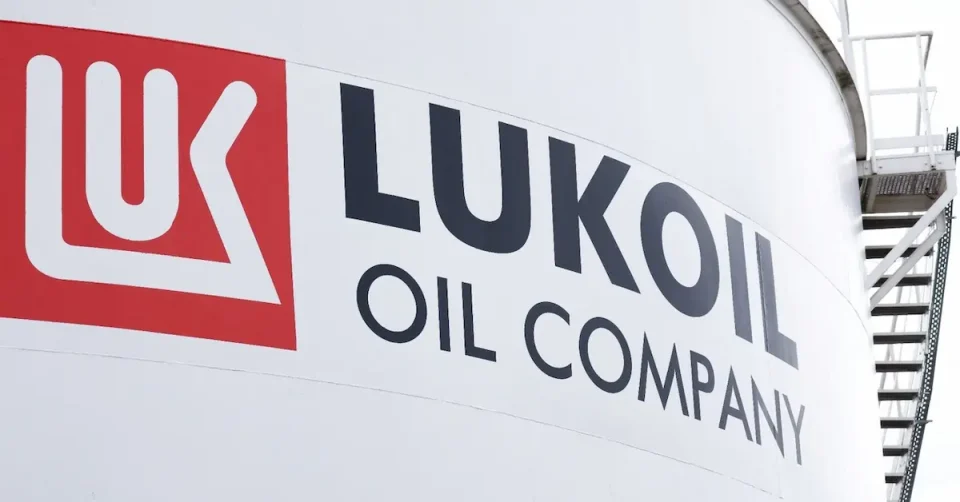 Поранешниот газда на Порнхаб сака да го купи Лукоил