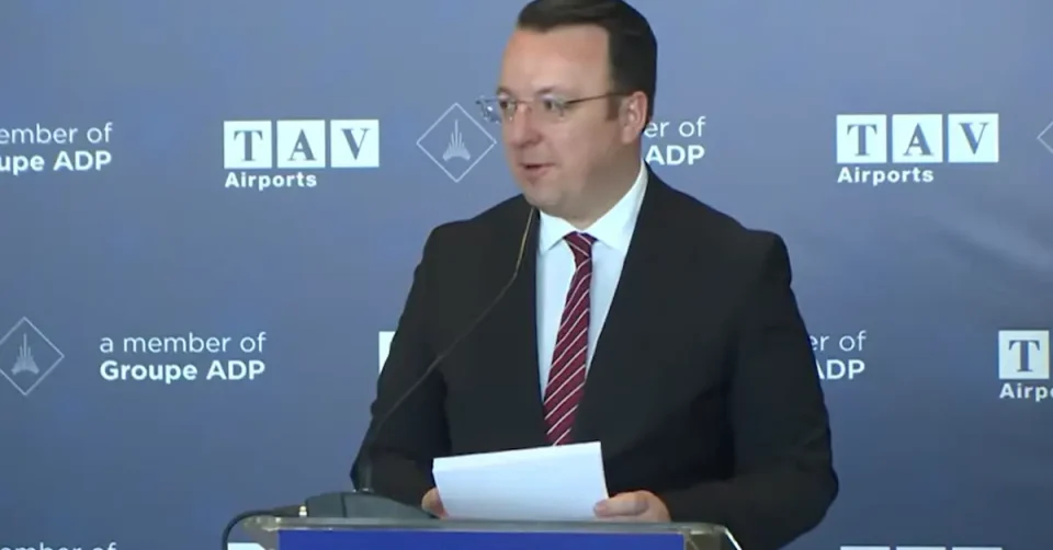 НИКОЛОСКИ: Со три милиони патници, Скопскиот аеродром се позиционира како регионален центар