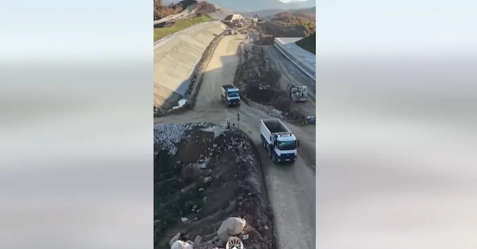(ВИДЕО) НИКОЛОСКИ: 17 километри се пробиени од новиот автопат Гостивар – Букојчани со кои се заобиколува популарната Стража