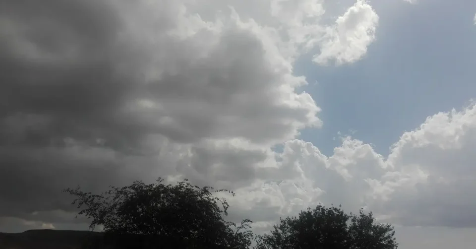 ВРЕМЕТО ДЕНЕС: Облачно со врнежи и слаб до умерен ветер низ целата земја