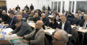 Спојување на тековната судска постапка со новиот обвинителен акт против 13 полициски службеници за истиот кривично-правен настан, побара одбраната