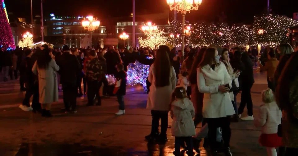 Новогодишното украсување ќе чини 53.000 евра, еве која фирма го доби тендерот