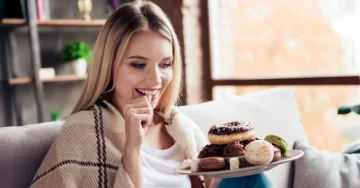 ЗОШТО ПОСТОЈАНО ИМАМЕ ЖЕЛБА ЗА СЛАТКИ?: Не е слаб карактер, туку биохемија, навики и животен стил
