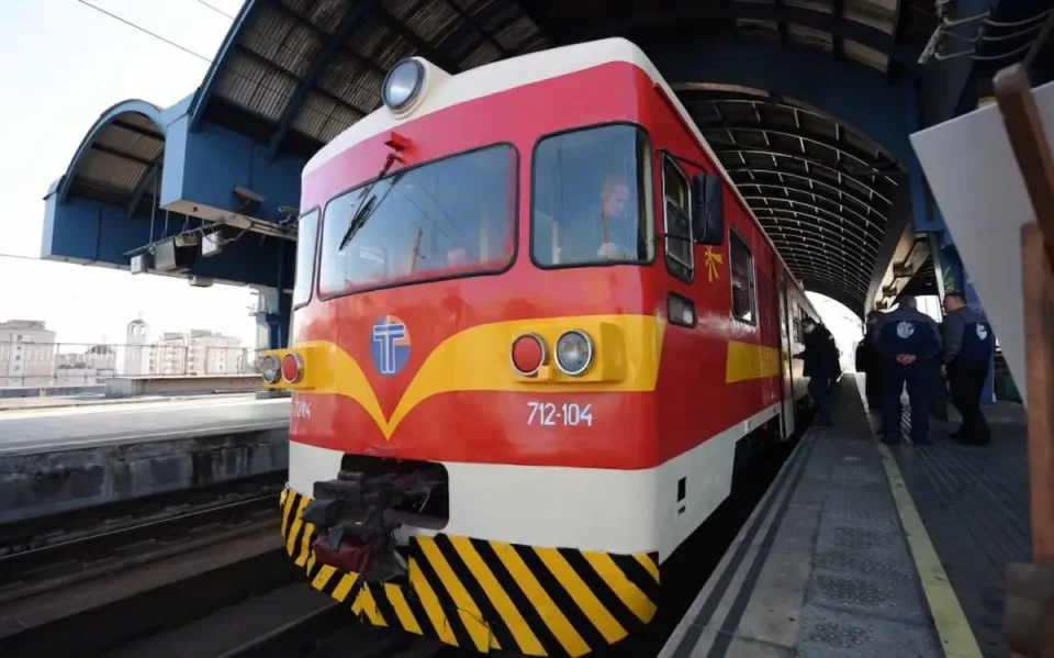 (ВИДЕО) ЛЕГЕНДАРНИОТ ВОЗ „ШПАНЕЦ“ СЕ ВРАЌА: Модернизиран и побезбеден за патување