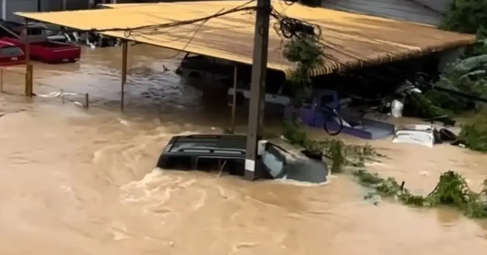 ТРОПСКА БУРА ВО АЗИЈА: Над 1.000 жртви и разурнати домови – спасувачки екипи се борат со поплавите и уништувањето
