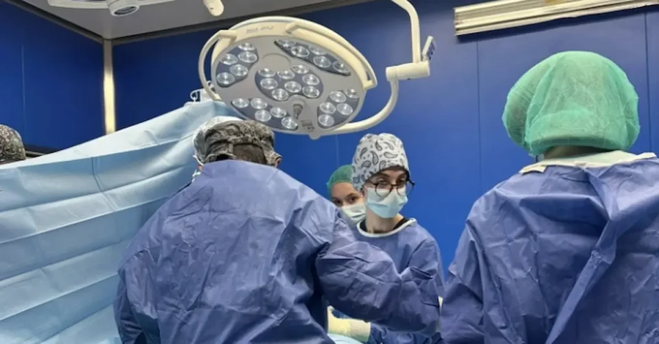 ЗА ПРВПАТ ВО МАКЕДОНИЈА: Изведена хируршка интервенција кај дете со ретка конгенитална деформација