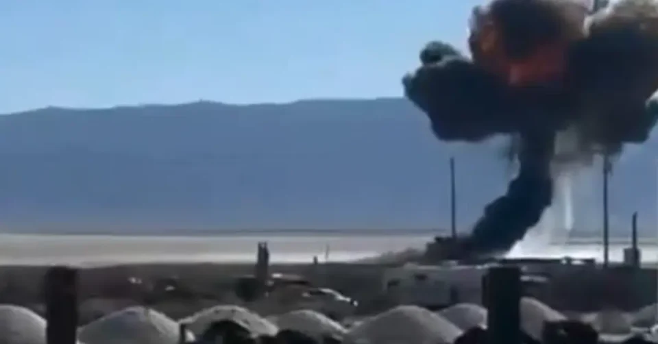 (ВИДЕО) СЕ УРНА АМЕРИКАНСКИ АВИОН: Погледнете како падна Ф-16, пилотот успеа да се катапултира