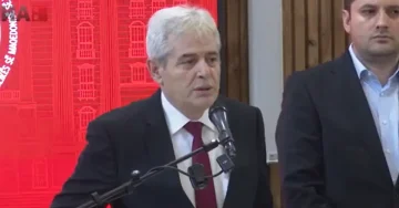 Ахмети по 24 години најави повлекување од лидерската позиција во ДУИ