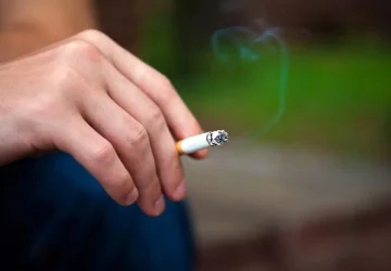 Државниот советник Никола Грбчевски од Министерството за здравство во гостување на ТВ21 рече дека евентуалното одложување