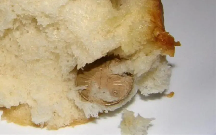 ГРАЃАНИТЕ СО ПОДЕЛЕНИ СТАВОВИ: Лепче со паричка за Бадник или Василица?