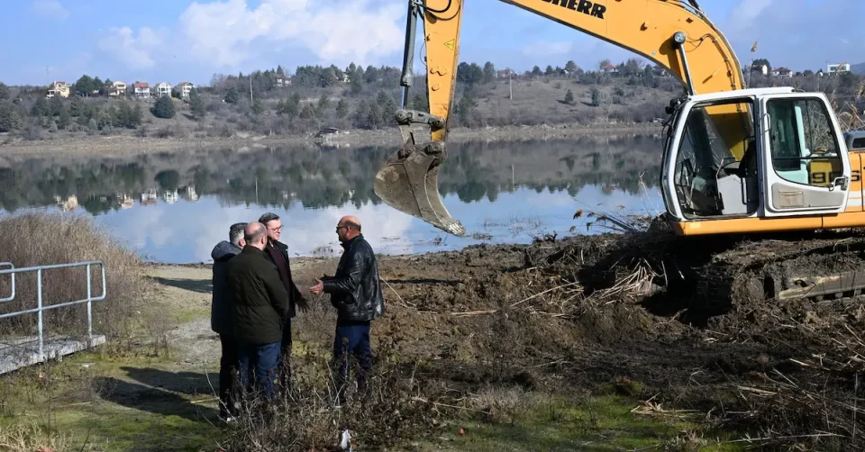 (ФОТО) ПРВА АКЦИЈА ЗА ЧИСТЕЊЕ ПО 60 ГОДИНИ: Шест милиони денари за ревитализација на езерото „Младост“