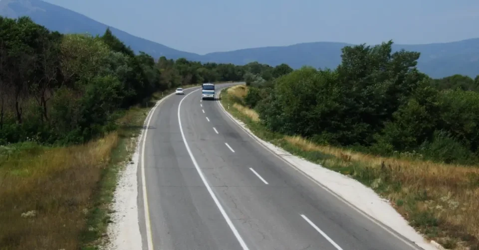 Блокиран сообраќајот на патот Ресен–Битола