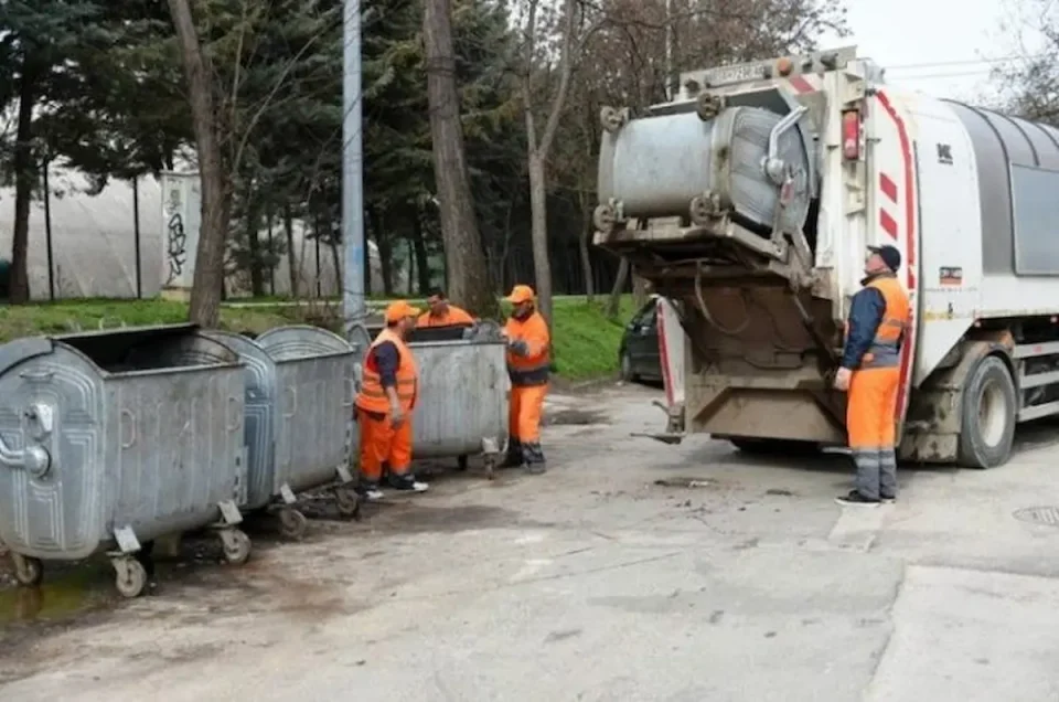 СКОПЈЕ СЕ ОСЛОБОДИ ОД 13 000 ТОНИ ОТПАД: Комунална хигиена интервенираше на булевари, улици и диви депонии
