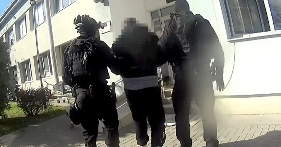 УКРАЛ АВТОМОБИЛ, ОГРАБИЛ ДВА ИМОТИ: 15-годишник оперирал низ Куманово