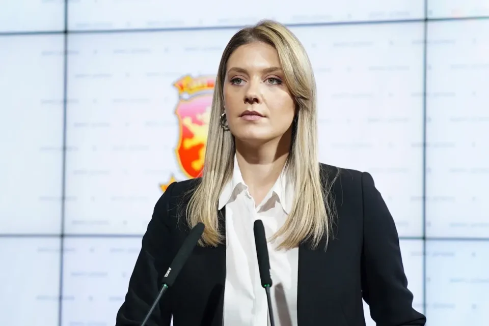 Митева: Обидот на Жерновски да конструира наратив за „скандал“ претставува класичен пример на политичка дезориентација и дефокус од суштинските прашања